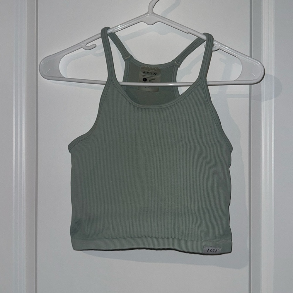 ACTA cropped razorback workout tank size large